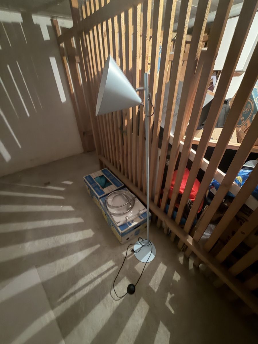 Livique Lampen: Stehlampe  – Gebraucht aus Ehrendingen von Jellyfish.06