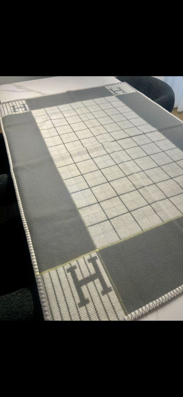 Coperte: Neue Hermès Decke – Nuovo (secondo la descrizione) da Oberengstringen venduto da miks95