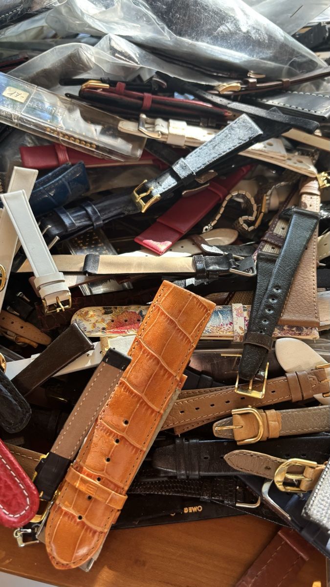 Orologi: Lot Uhrenbänder – Nuovo (secondo la descrizione) da Rüti b. Büren venduto da CenicAG 2