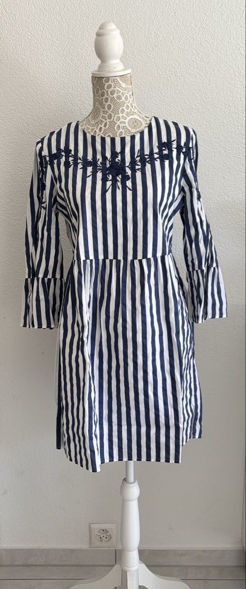Vestiti: Kleid Gr.M blau/weiss gestreift – Usato da Eglisau venduto da 3flower-power3