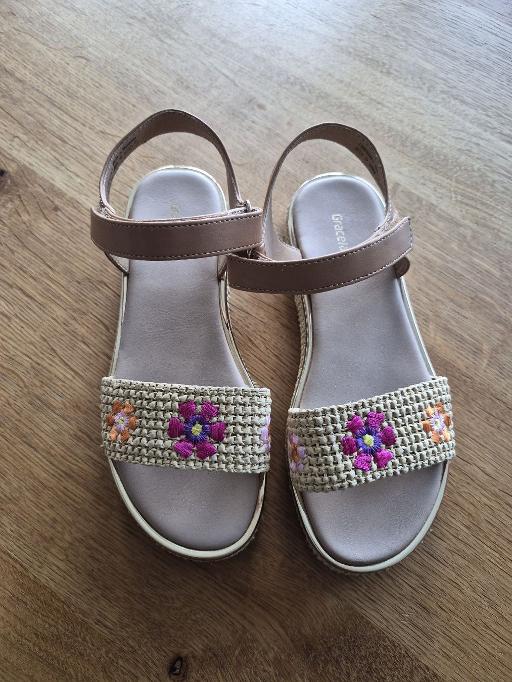 Scarpe per ragazze: Sandalen – Nuovo (secondo la descrizione) da Grüningen venduto da mel_9ffx