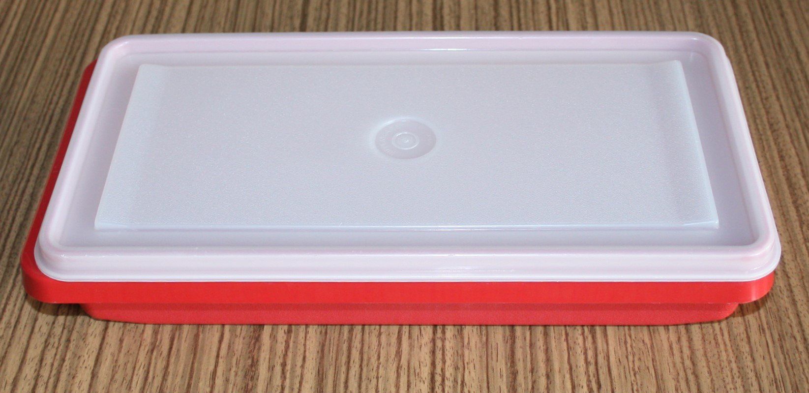 Tupperware Contenitori & Simili: Tupperware 28x14x4.5cm rot – Usato da Flüelen venduto da Diversicum-Shop