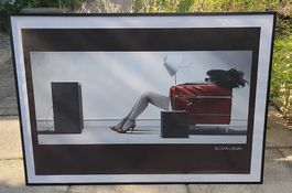 Bild & Rahmen Blown away girl 100x70cm Rahmen schwarz