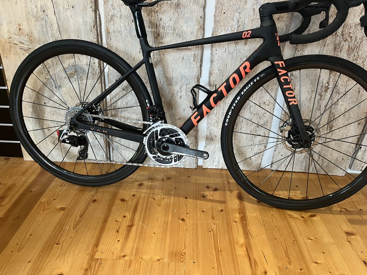 Factor Bikes Velos: Factor O2 Vam Prisma Grösse 45 – Gebraucht aus Stallikon von ursmuepa