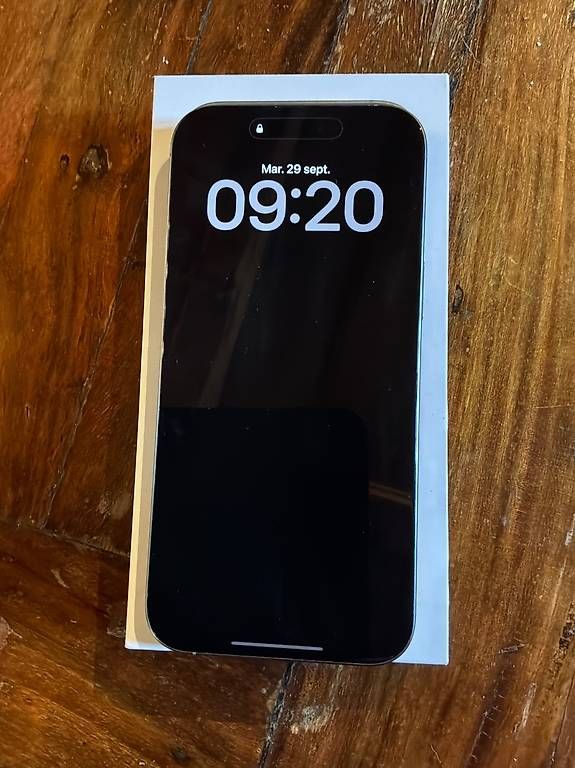 Telefoni cellulari / Smartphones: iPhone 16 pro Max en parfait états  – Usato da Marsens venduto da mch_9wkl 1