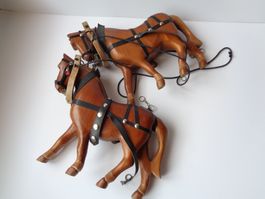 2 ALTE PFERDE ROSS HOLZ HANDARBEIT