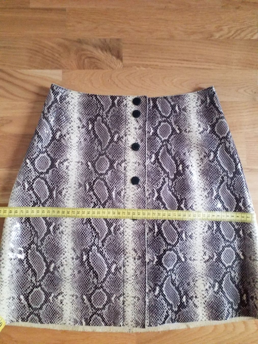 Sandro Gonne: SANDRO leather skirt – Usato da Luzern venduto da _Lobster_ 6