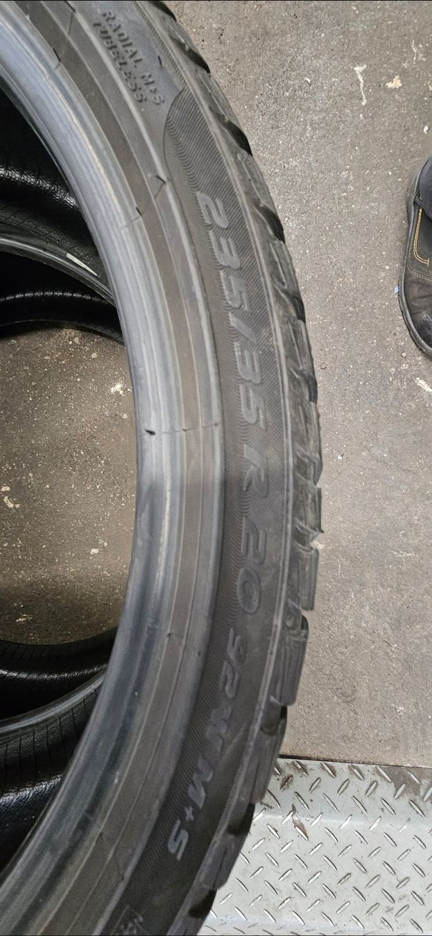 Pirelli Pneus & Kompletträder: Pirelli Winter Pneu 235/35 R20 4mm – Gebraucht aus Wohlen AG von mmuell111 6