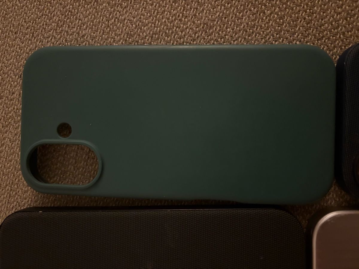 Coques & Protection écran: 4 iPhone 17 Cases – D'occasion à Zürich par von_sj9s 2