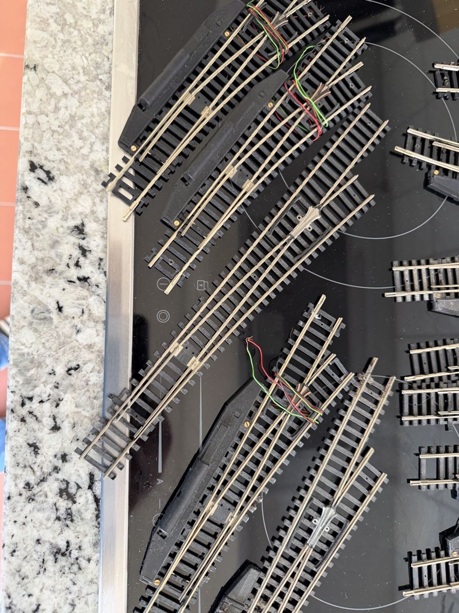 Modelleisenbahnen: Modelleisenbahn Weichen  Roco – Gebraucht aus Zürich von sne.swiss 2
