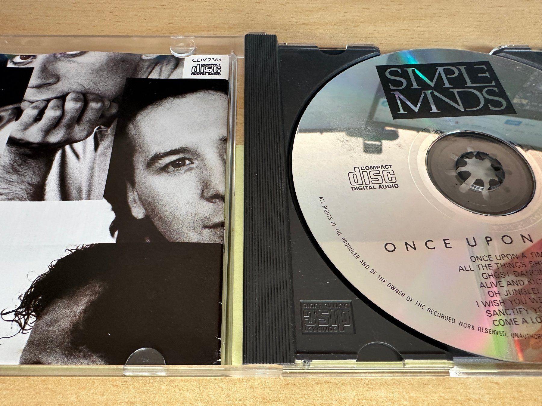 CD: Simple Minds – Once Upon A Time – Usato da Rikon im Tösstal venduto da Alpenmutz 2