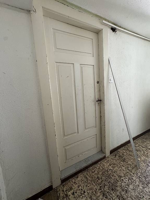 Porte: Alte Zimmertür mit oder ohne Rahmen – Usato da Münchwilen AG venduto da me2work