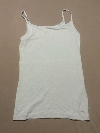 Hellblaues Träger Top - Perfekt für den Sommer!