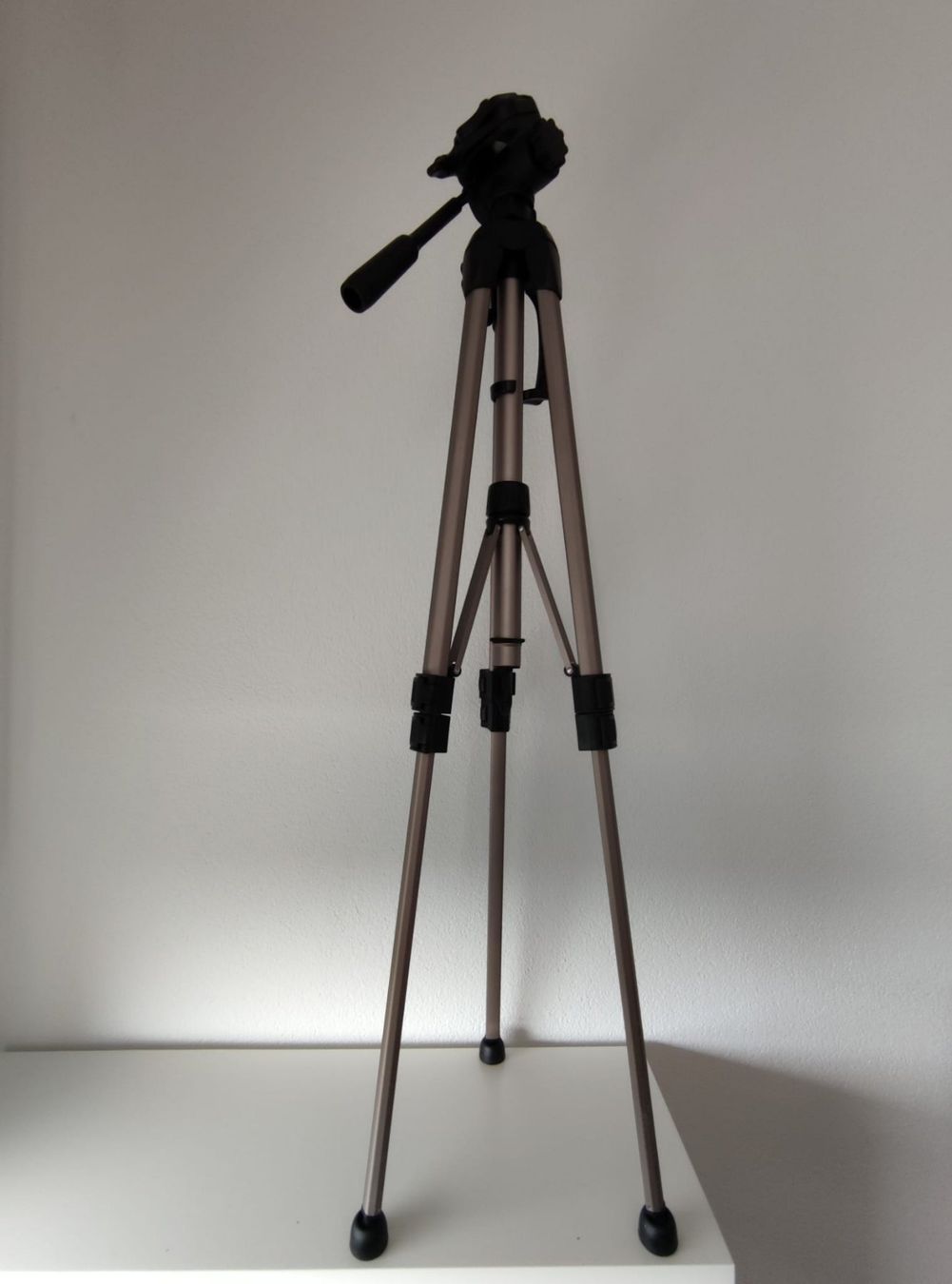 Hama Treppiedi & Teste: Kamera-Stativ HAMA Star 62 mit Tragetasche + Mini Stativ – Usato da Fribourg venduto da Elyngwen 3