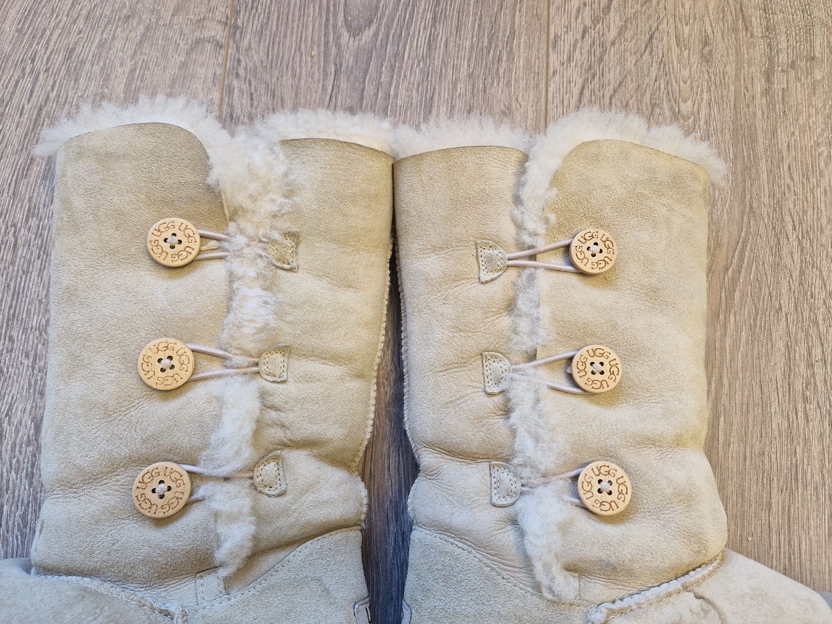 Ugg Scarpe da donna: UGG Australia Damen Winterstiefel, EU 36, Beige – Nuovo (secondo la descrizione) da Wettingen venduto da mor_76q7