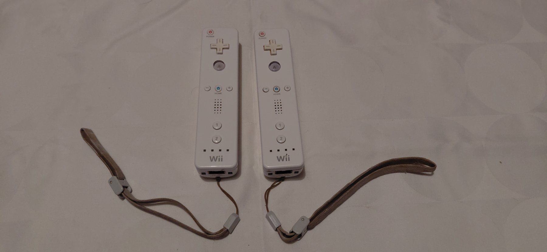 Manettes: 2x Wii  Remote   Original Weiss – D'occasion à Gretzenbach par Uli1980