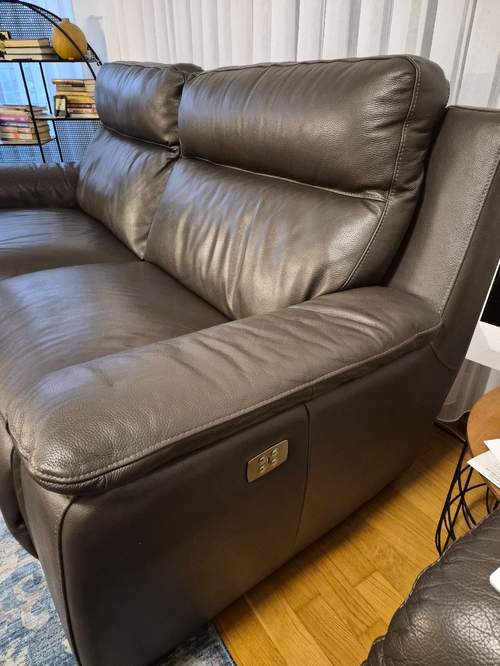 Sofas: Louvre Sofas Echtleder – Gebraucht aus Neuendorf von Sommer.2021