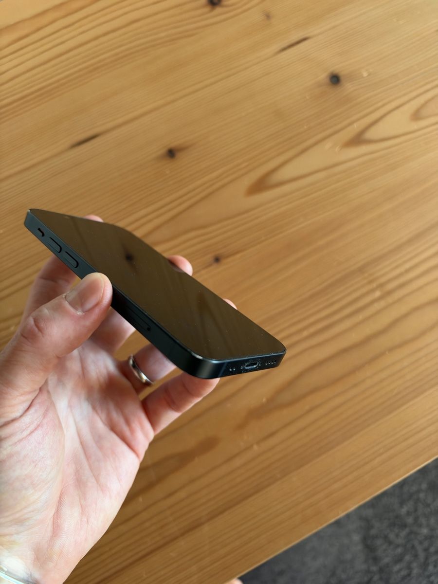 Apple Portables:  iPhone 13 Mini mit 256 Gigabyte – D'occasion à Langnau i. E. par baronbancon 2