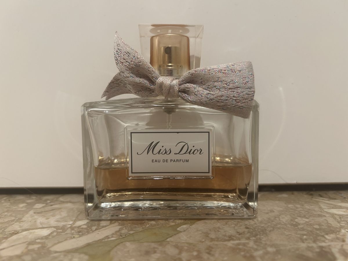 Dior Parfum & Eau de Toilette: Miss Dior – Gebraucht aus Sursee von Fortissimo