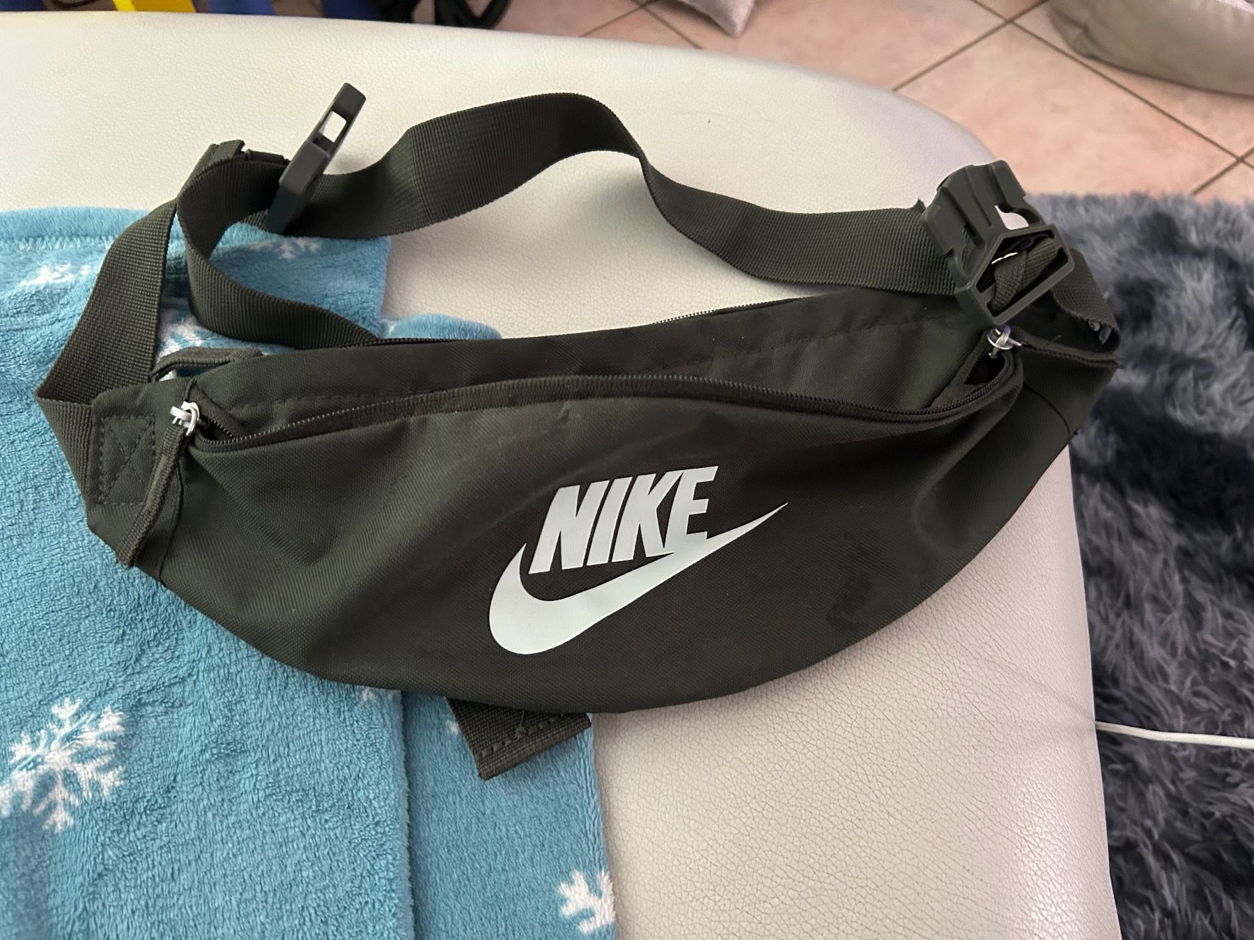 Nike Taschen: Marsupio Nike – Gebraucht aus Rancate von Birbine