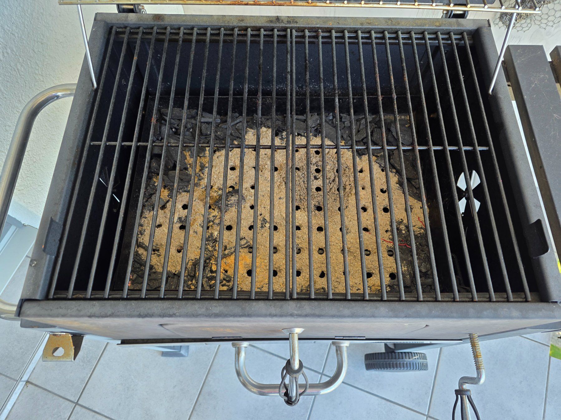 Griglie: Holzkohlengrill - Grillwagen ab 1.-CHF – Usato da Fehraltorf venduto da Slagehammer 2