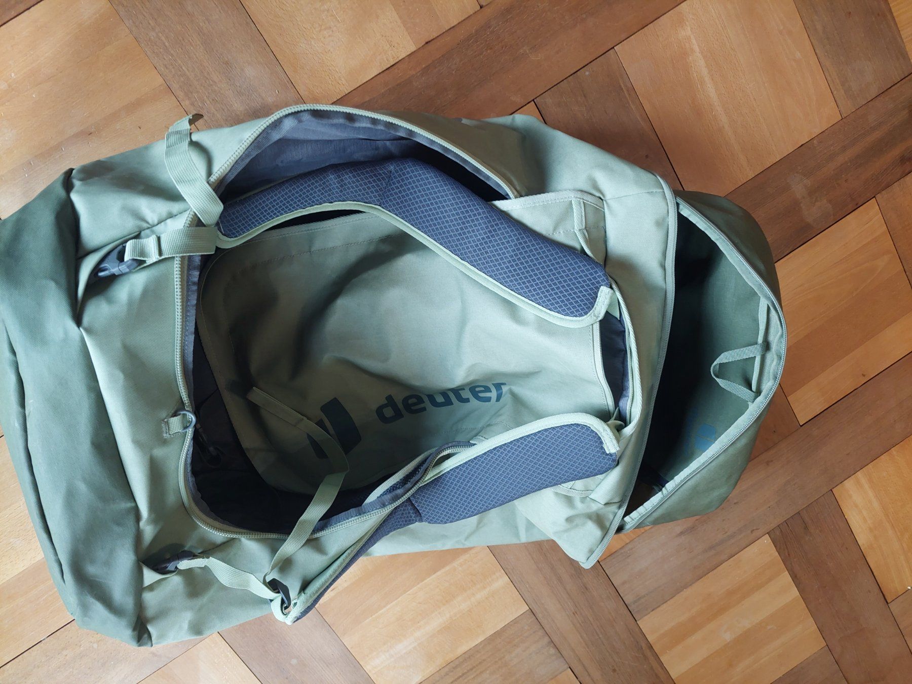 Deuter Taschen: Deuter Duffel Pro Roller 90 – Gebraucht aus Beckenried von Havacola 3