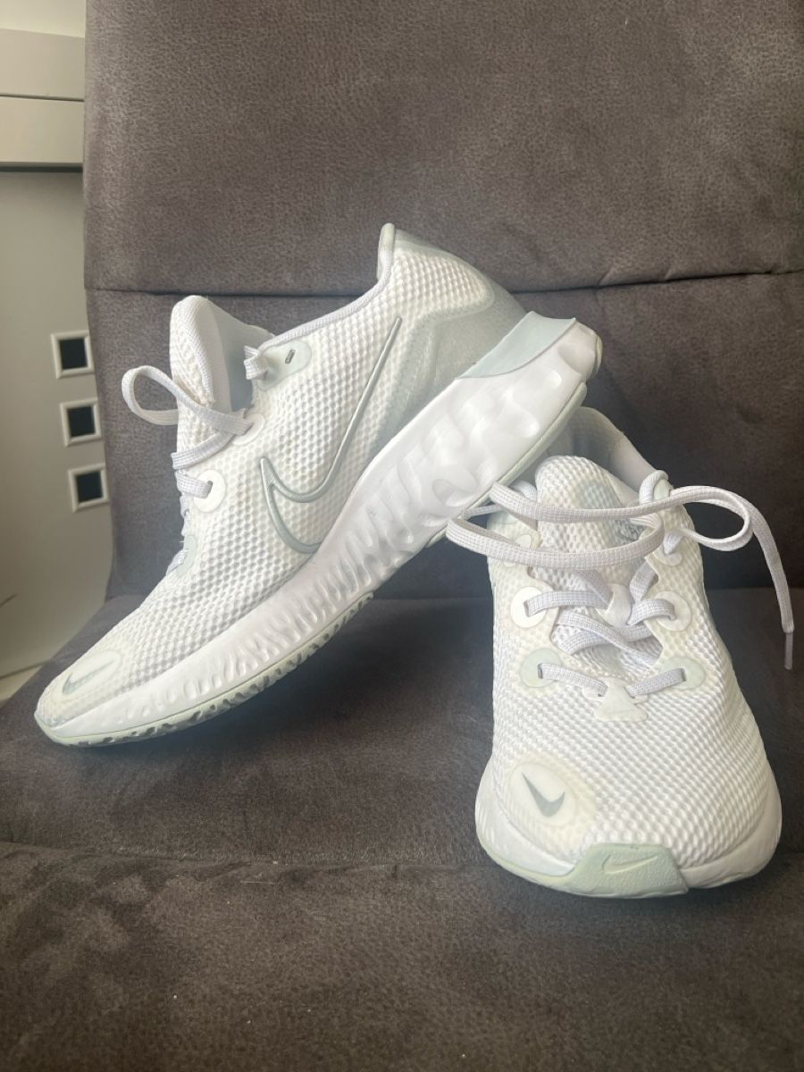 Nike Scarpe da donna: Nike Laufschuhe Weiss Grösse 40  – Usato da Geroldswil venduto da leo_x9p8