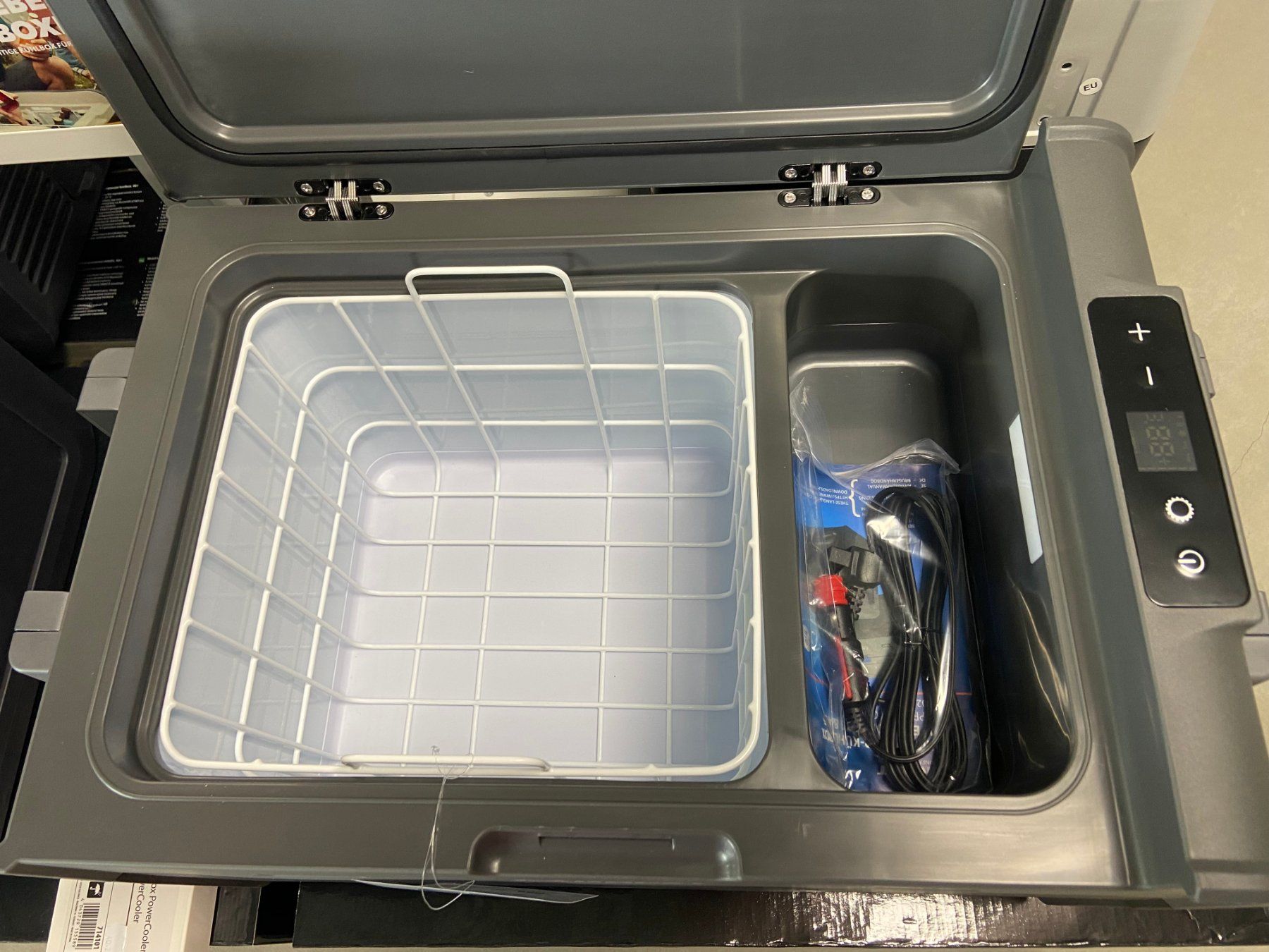 Frigoriferi & Refrigeratori: PowerCooler Kompressor-Kühlbox 35 – Nuovo e nell'imballaggio originale da Emmen venduto da CZ6032 2