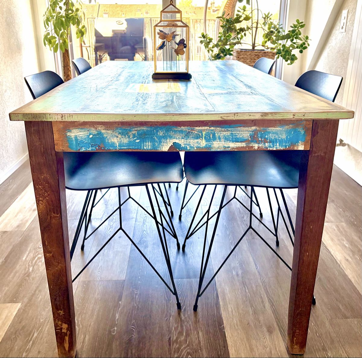 Tables: Wood Table + 4 Chairs – D'occasion à Basel par str_7k26