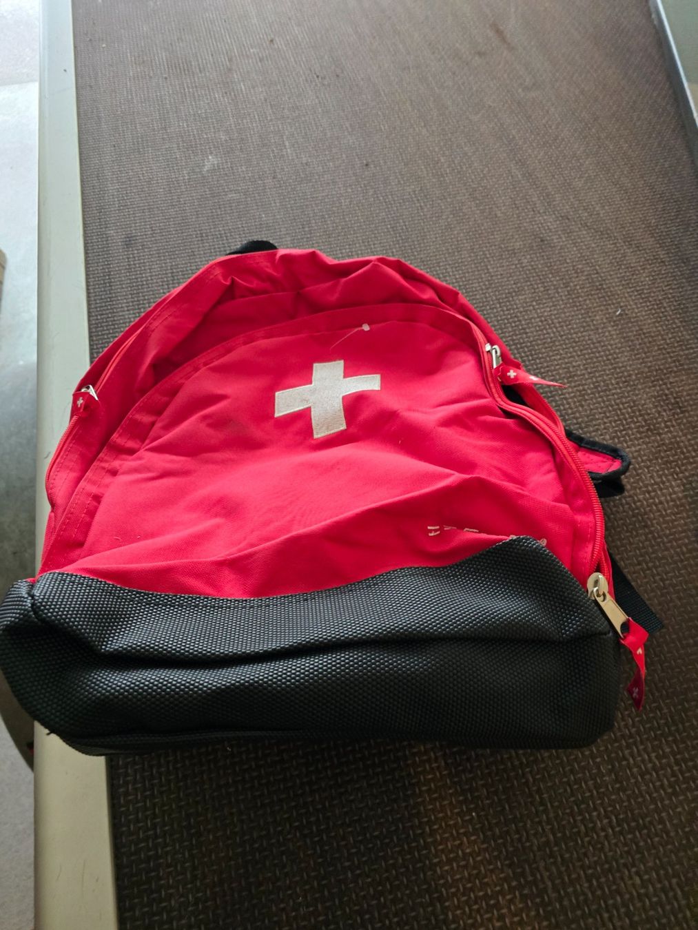 Rucksäcke: Rucksack mit Schweizerkreuz – Gebraucht aus Emmenbrücke von bagger58 2