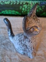 Dekorative, Vintage Katze aus Porzellan, Handbemalt grau