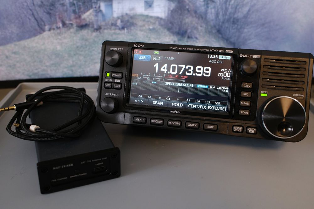 ICOM IC-705 mit Tuner Mat-705 (Gebraucht) in Uster für CHF 1050 – mit ...