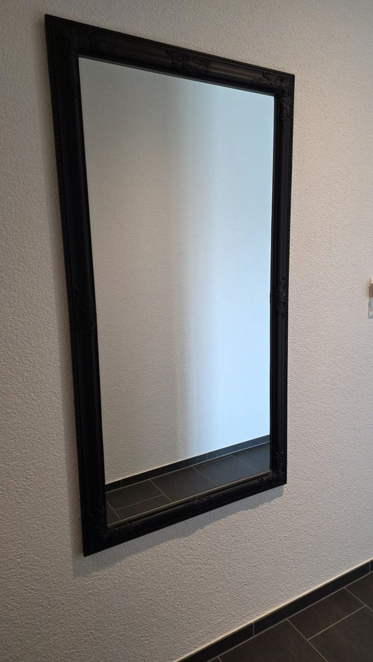Miroirs: Spiegel mit schwarzem Rahmen – D'occasion à Arbon par chalk83