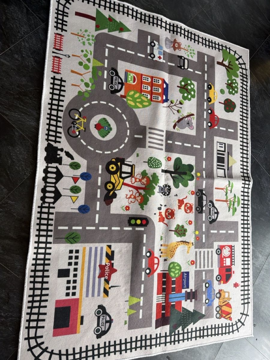 Teppiche: Kinderteppich 1.38 x 2.0 m – Gebraucht aus Däniken SO von NBdesign
