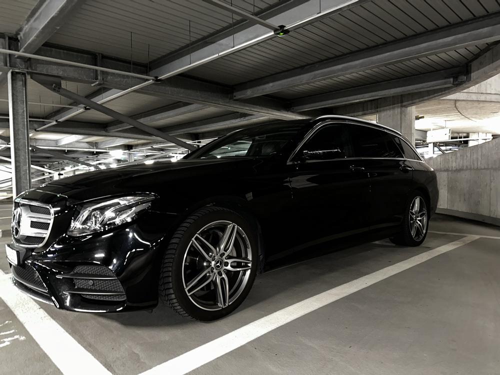 Mercedes Benz E220 T-Model AMG Line