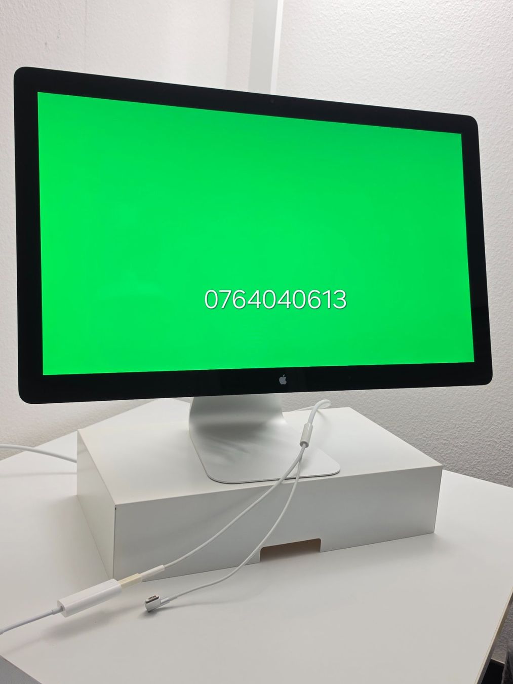 Apple Monitore: Apple Thunderbolt Display 27" mit VESA & USB-C Apple Adapter – Gebraucht aus Wettingen von dia_hv56 6