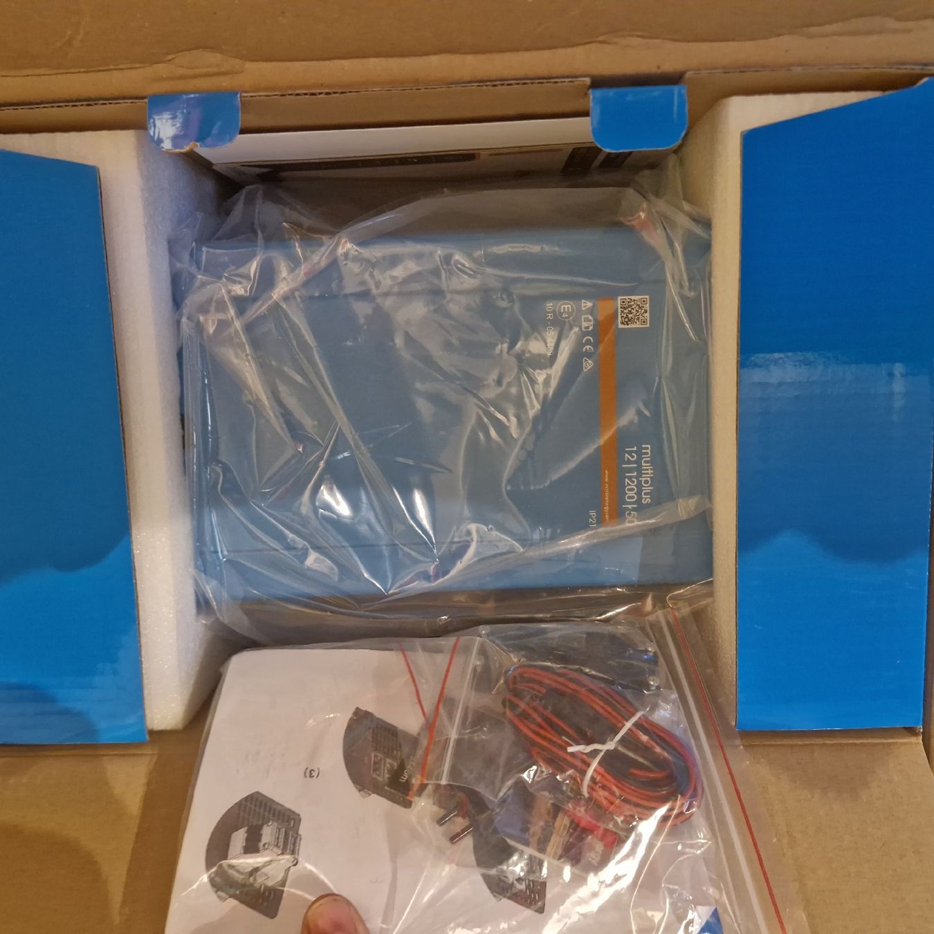 Victron Inverter: victron multiplus compact 12/1200VA 50A – Nuovo (secondo la descrizione) da Bern venduto da alto88 1
