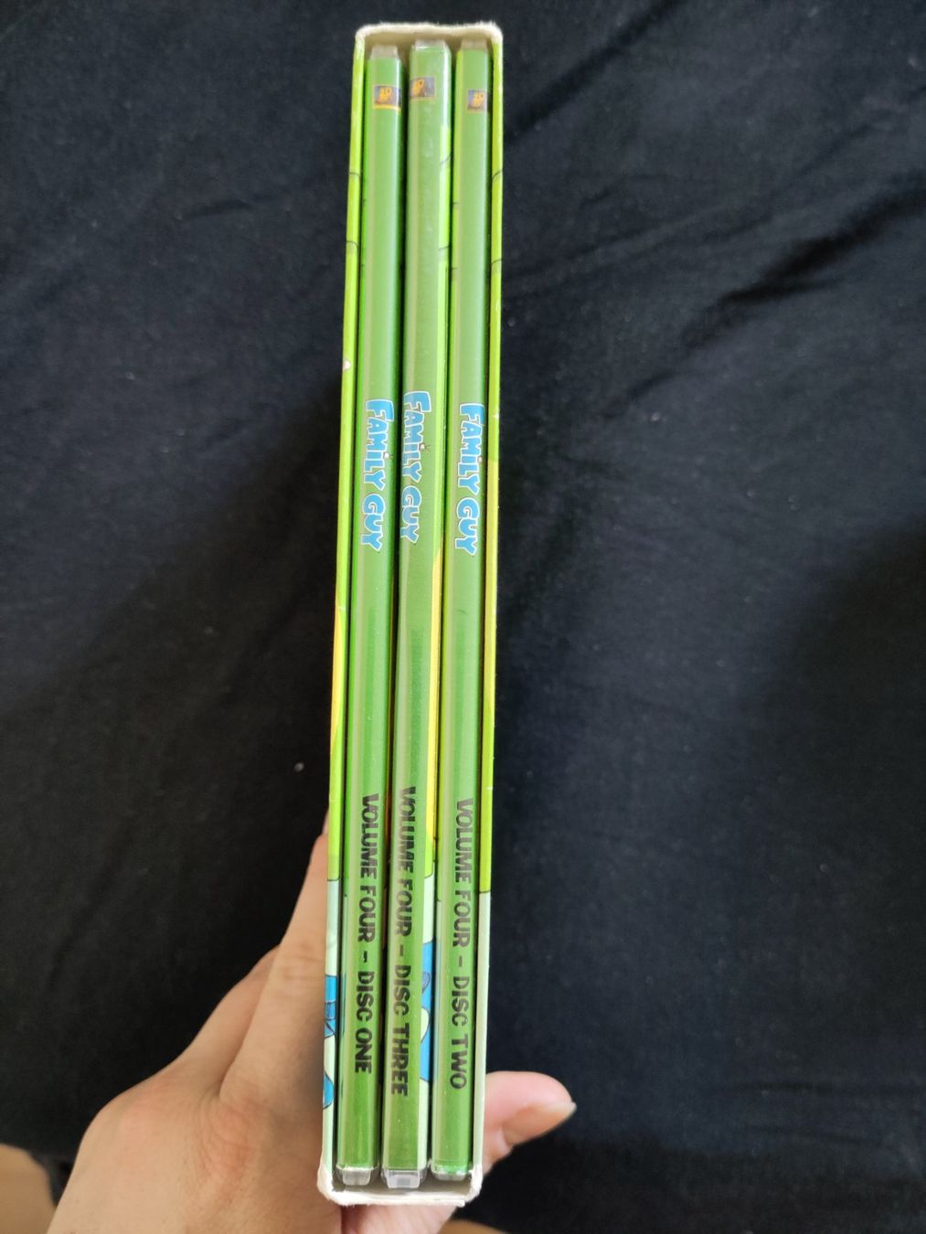 Alle DVDs: Family Guy Volume 4 + Stewie Plüschfigur – Gebraucht aus Dübendorf von Paritae 2