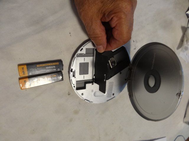 Panasonic Lettore multimediale & Streamer: PANASONIC SL-C1790 COMPACT DISC-PORTABLE CD PLAYER-NO WORK – Usato da zürich venduto da ahmad01 5