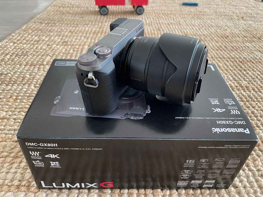Panasonic Lumix DMC-GX80 (avec objectif 14-42mm) - Comparer avec