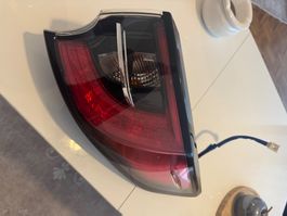 Feu arrière droite pour Toyota Corolla break année 2019/2025