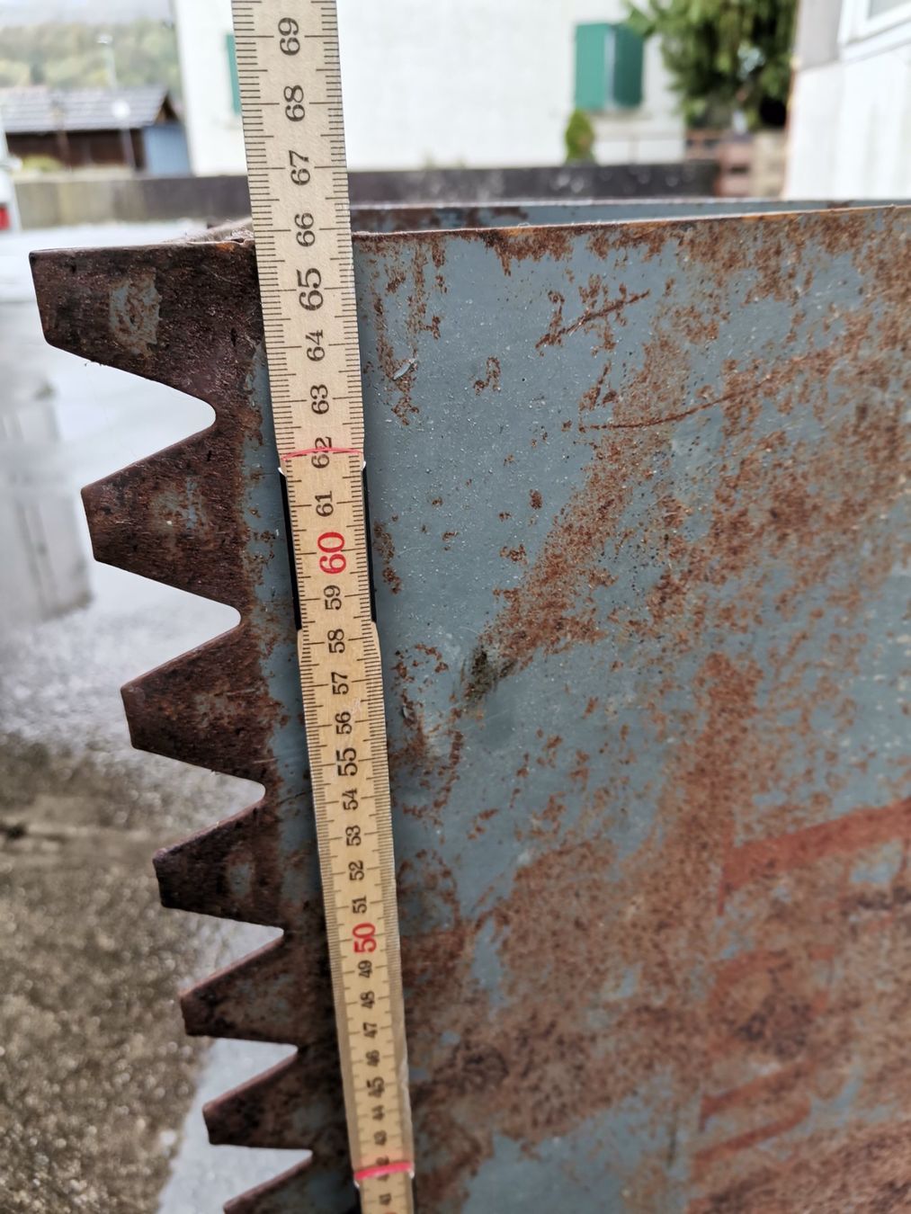 Altro per industria metallurgica: Maschinenteil, Eisenzähne, Drachen, Eisendeko, Gartendeko – Usato da Wiedlisbach venduto da materialkreislauf 5