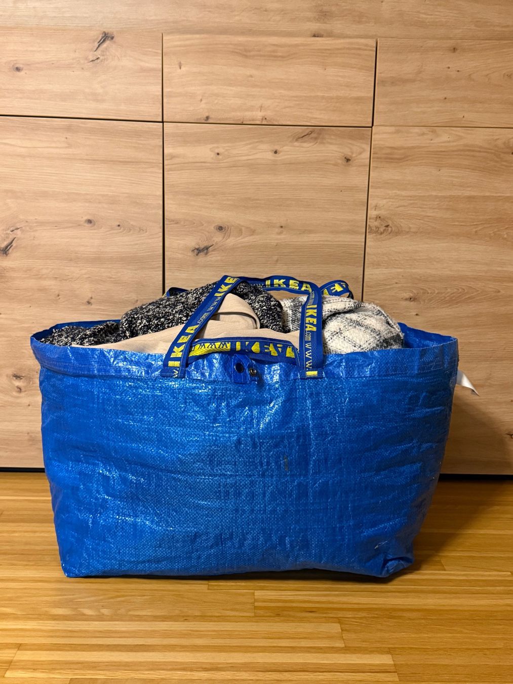 Kleiderpakete: Kleidersack Gr. 36-38 – Gebraucht aus Luzern von Ohana18