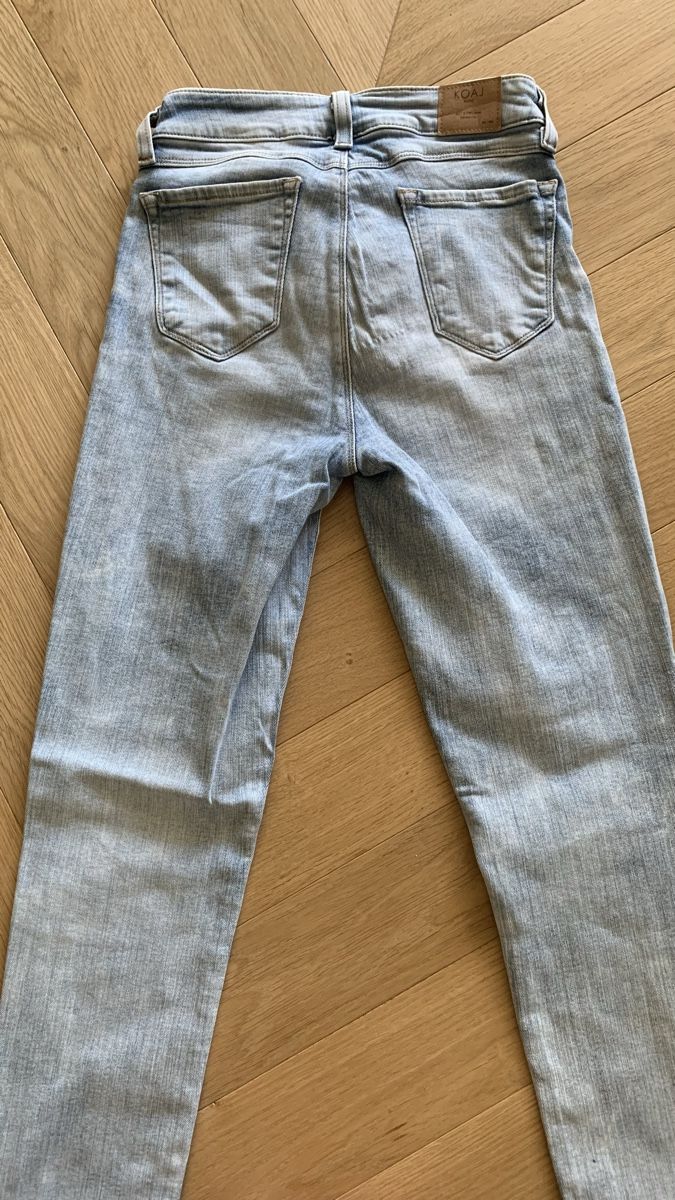 Zara Jeans: 1 Jeans ZARA + 1 Jeans KOAJ XS/S – Usato da Zürich venduto da Angela_Fashion_Lover 4