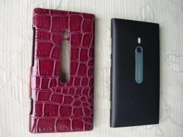 Nokia Covers & Schutzfolien: Cover Kroko Nokia 800 bordeauxviolett – Neu und originalverpackt aus Eschenbach SG von brocarte 4