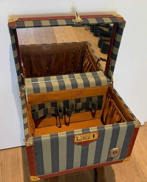 Reisekoffer: Beauty Case – Gebraucht aus Gersau von pandabear01 2