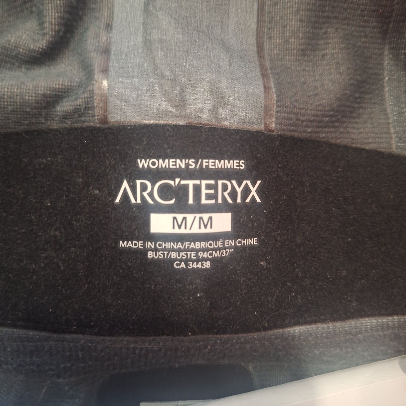 Arcteryx Giacche: Arc'teryx Gore-Tex Hardshell Jacke Damen M – Usato da Kilchberg ZH venduto da mrmame 2