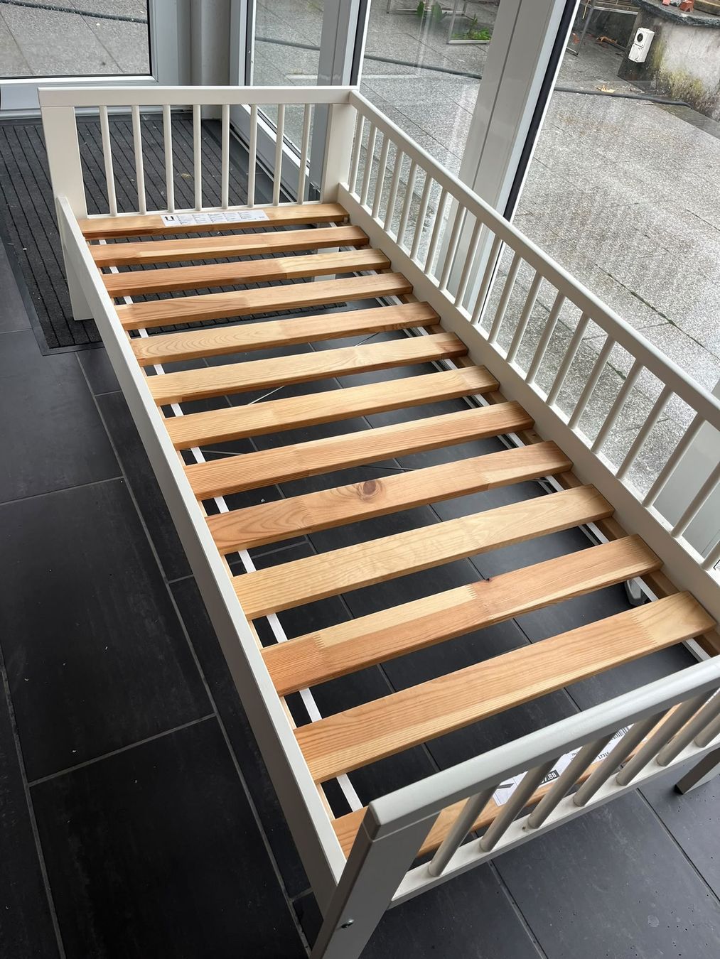 Lits: Ikea Kinderbett mit 2 Matratzen – D'occasion à Bern par realvalntn 2