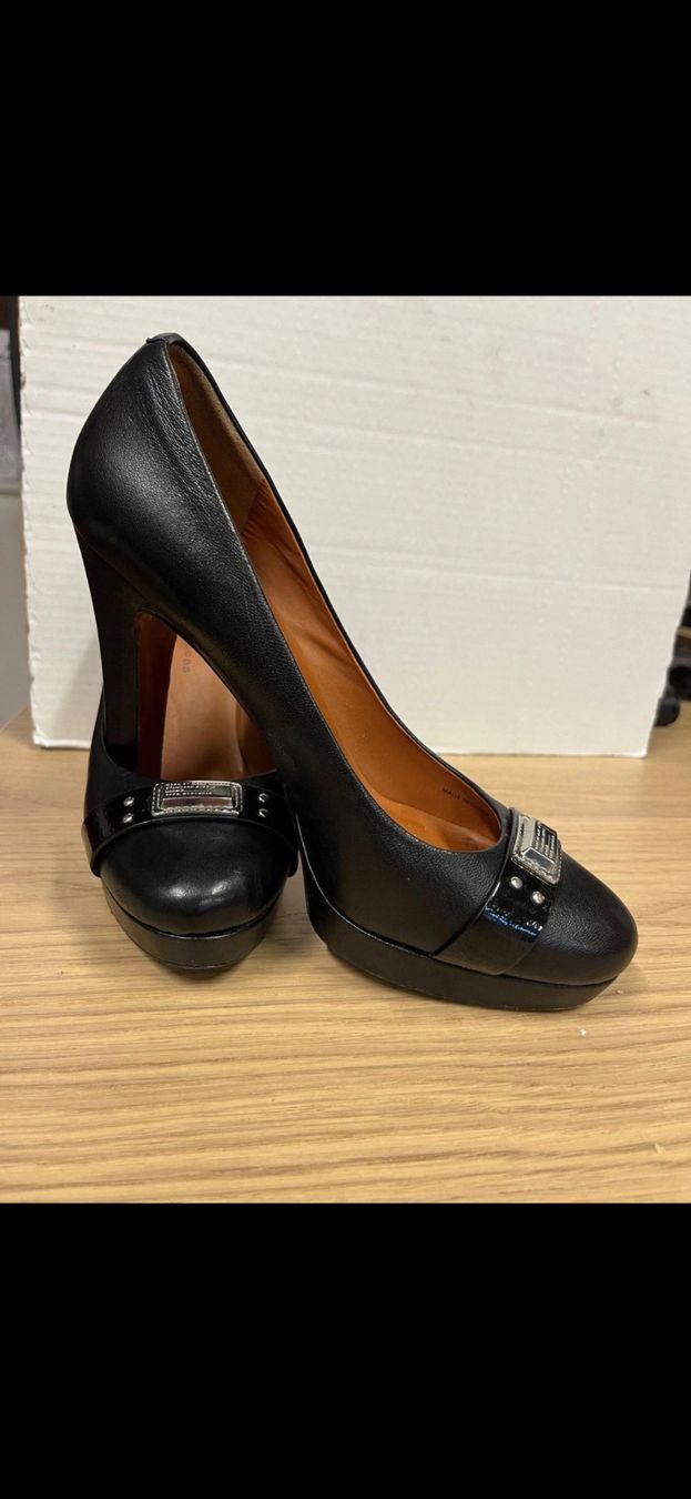 Marc Jacobs Scarpe da donna: Escarpins Marc Jacobs cuir noir T41 – Usato da Geneve venduto da Monthoux13 1
