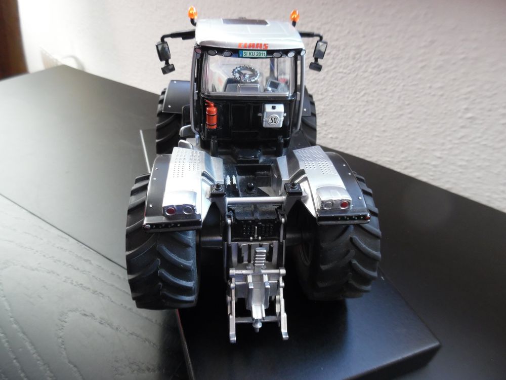 SIKU Tracteur Claas Xerion 5000 1/32 - Relevage Avant, Neuf